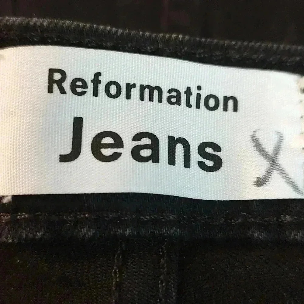 Reformation High and Skinny faded black destroy - Picture 4 of 5